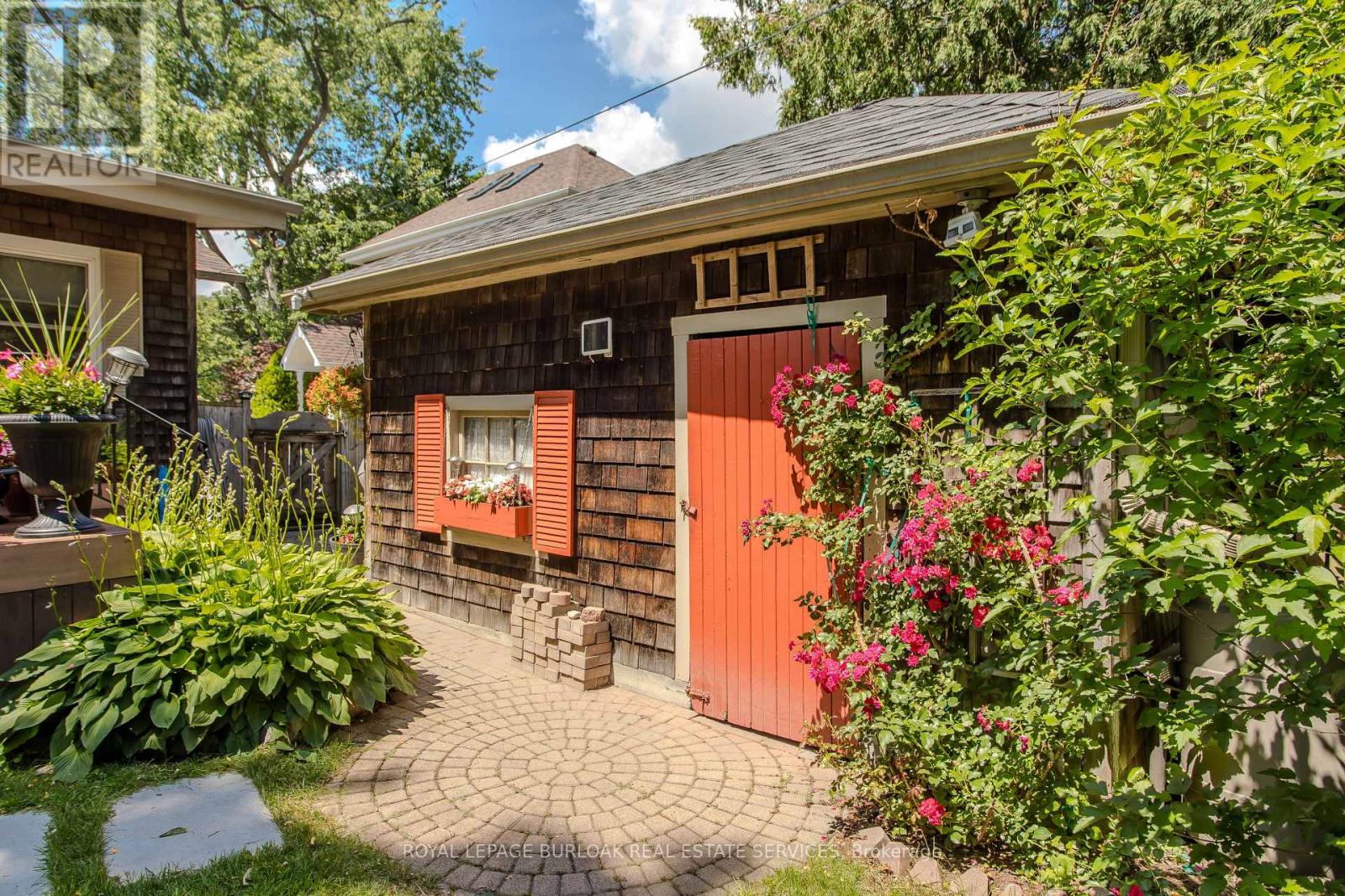 569 Locust Street, Burlington, Ontario  L7S 1V7 - Photo 6 - W13619260