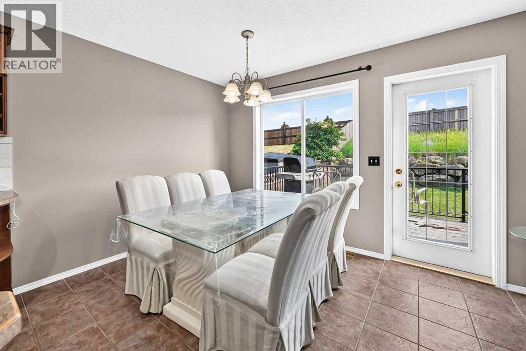 163 Valley Crest Close NW, Calgary, Alberta  T3B 5X2 - Photo 7 - A2331735