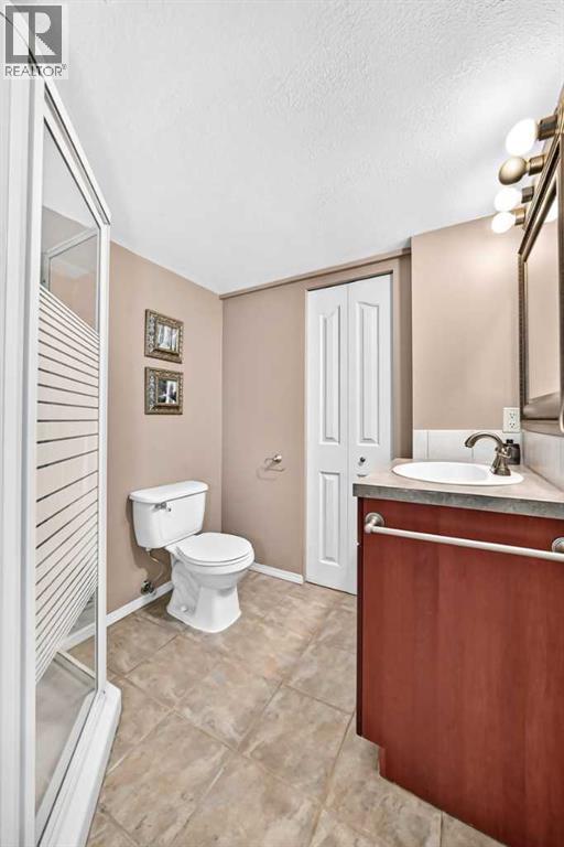 163 Valley Crest Close NW, Calgary, Alberta  T3B 5X2 - Photo 23 - A2331735
