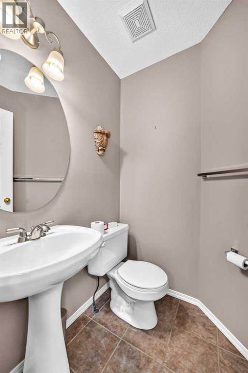 163 Valley Crest Close NW, Calgary, Alberta  T3B 5X2 - Photo 9 - A2331735