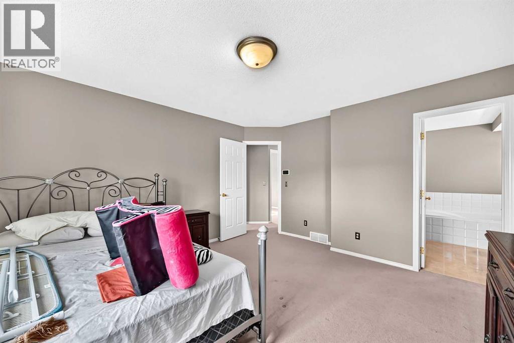 163 Valley Crest Close NW, Calgary, Alberta  T3B 5X2 - Photo 14 - A2331735