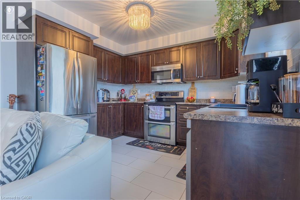 105 Bloomington Drive, Cambridge, Ontario  N1P 1J6 - Photo 3 - 40851807