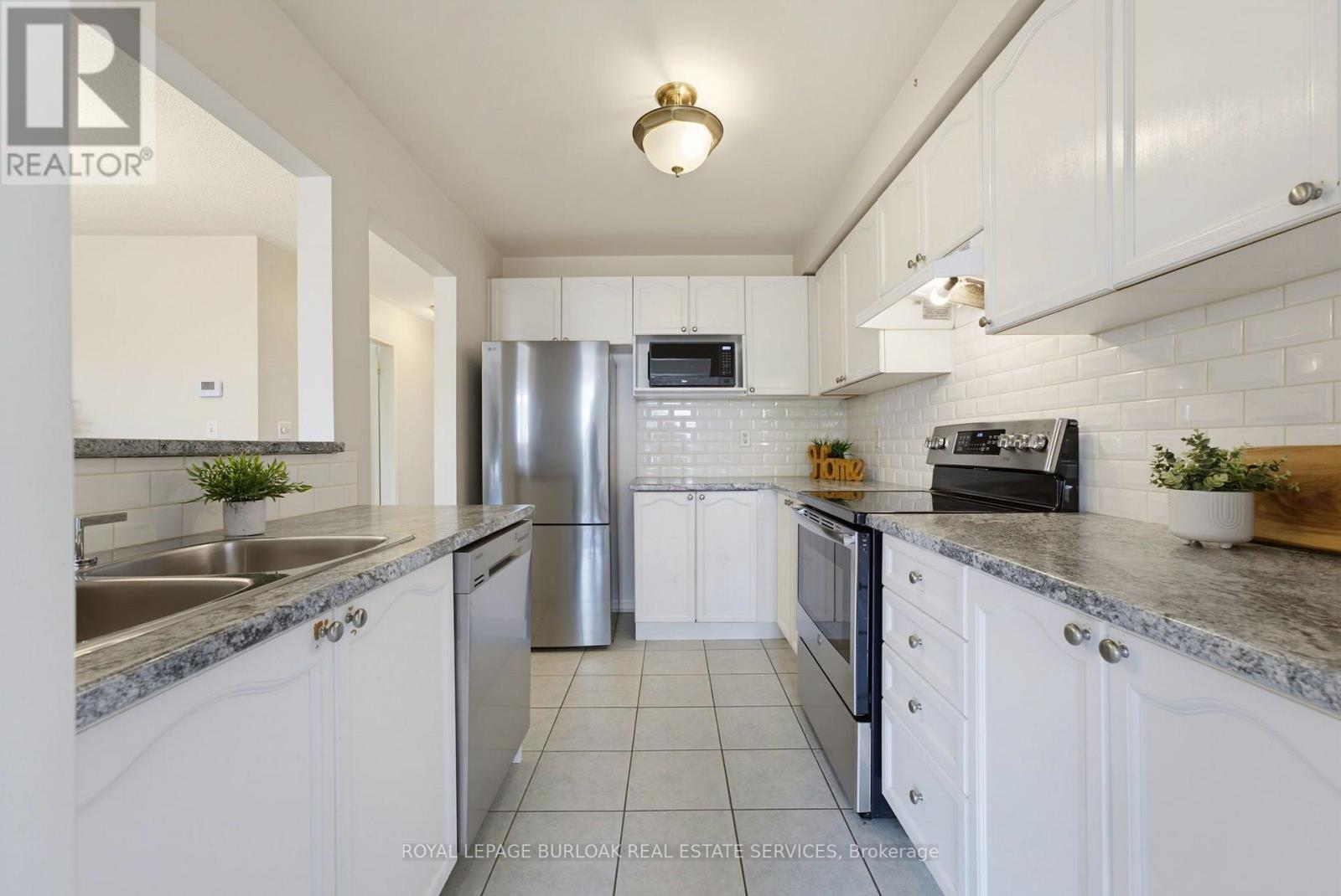 4425 Peter Drive, Burlington, Ontario  L7L 6S7 - Photo 15 - W13619316