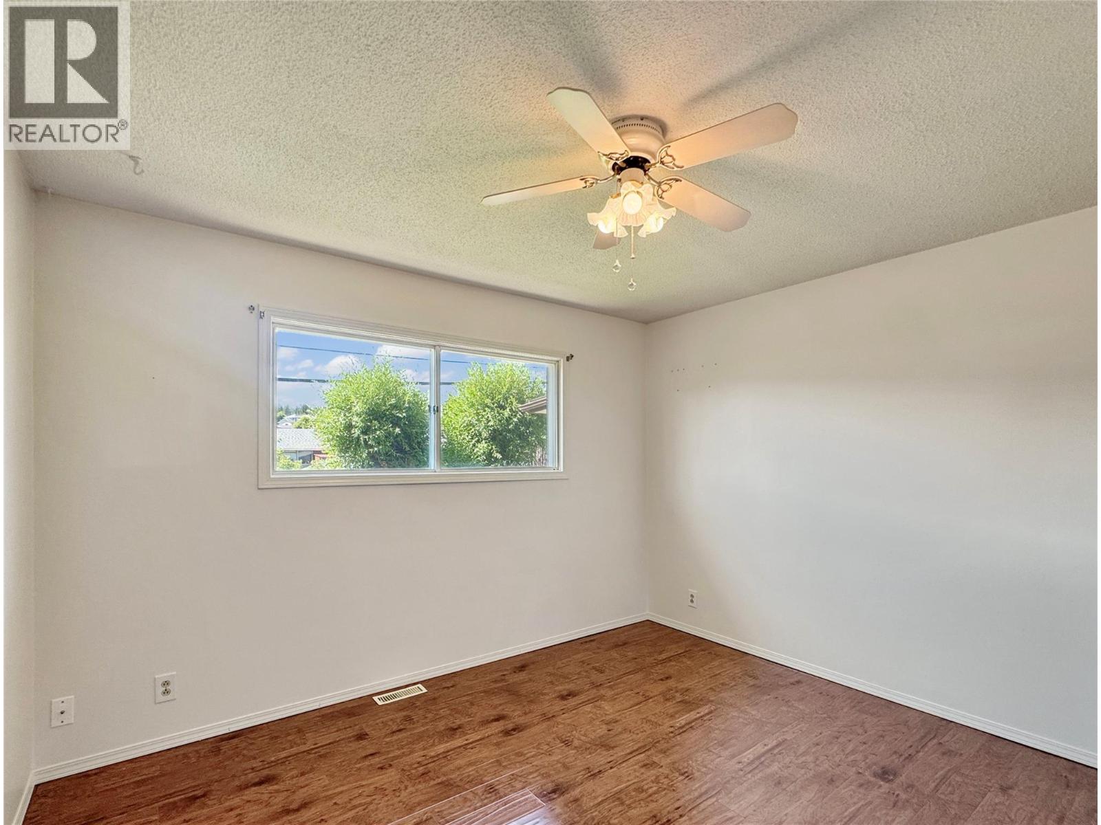 321 11th Street, Cranbrook, British Columbia  V1C 1V1 - Photo 16 - 10390358
