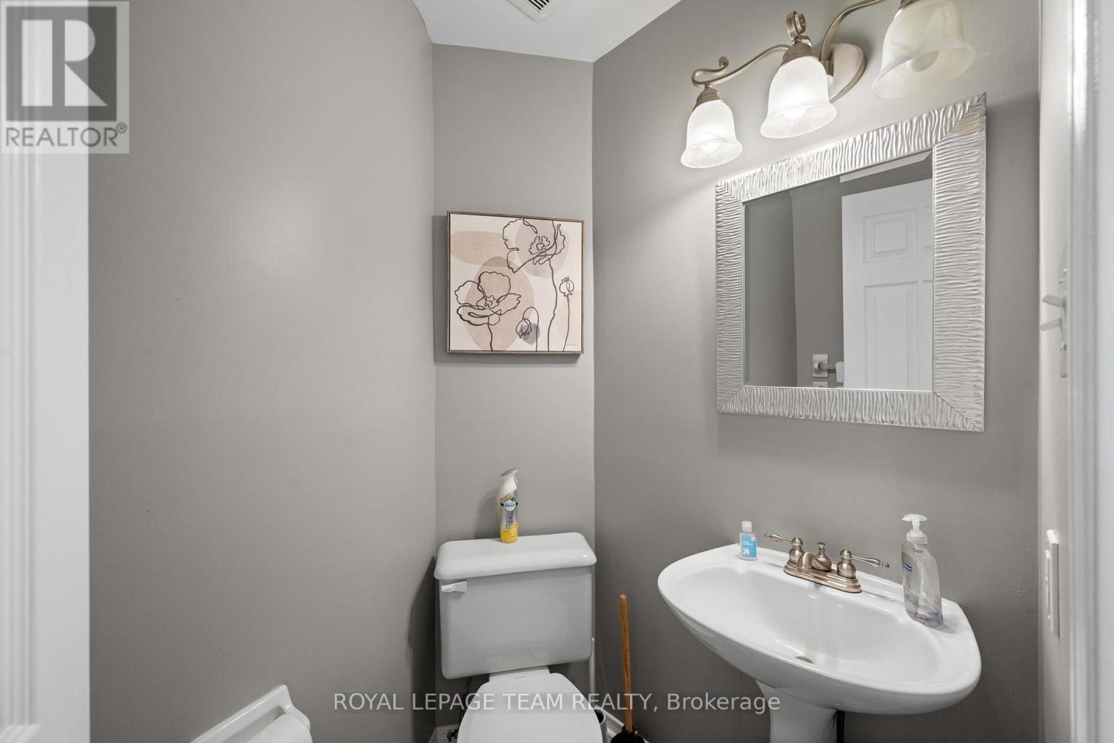 6 Folison Street, Ottawa, Ontario  K1T 3Y3 - Photo 4 - X13619346