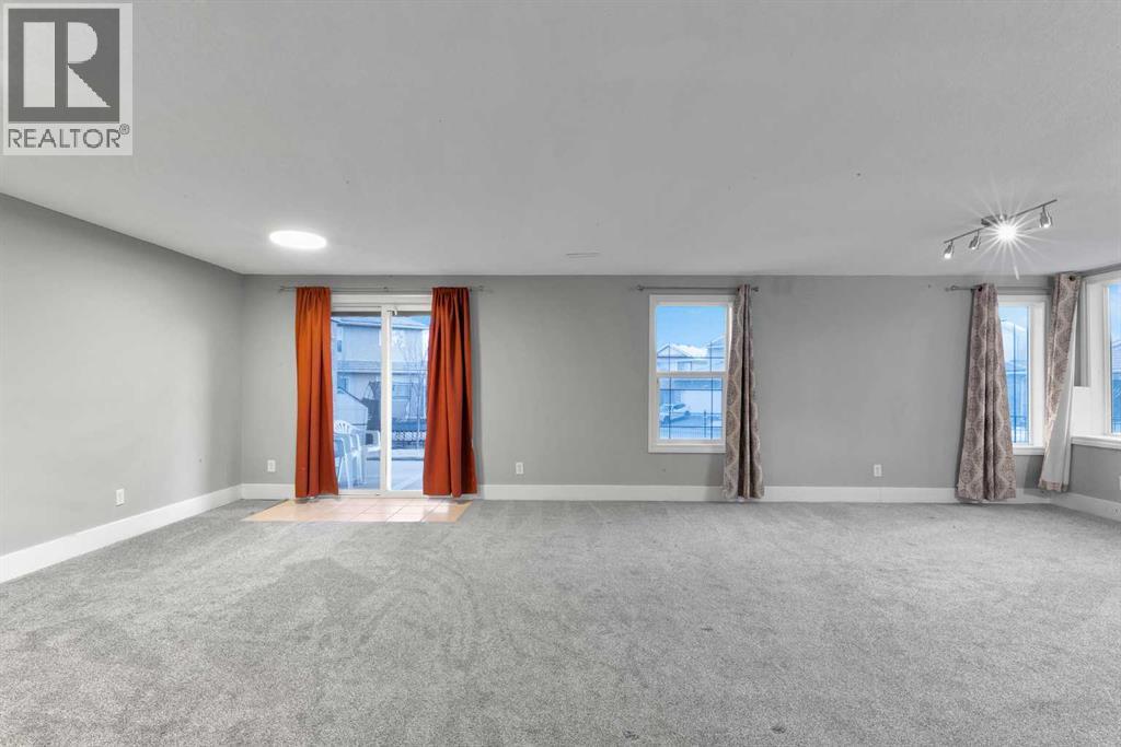 197 Royal Crest View NW, Calgary, Alberta  T3G 5W4 - Photo 13 - A2314361