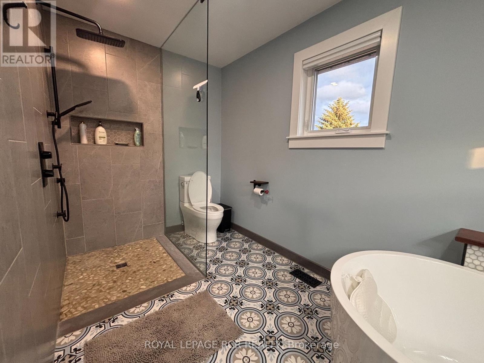 16 Loree Drive, Adjala-Tosorontio, Ontario  L0M 1J0 - Photo 18 - N13614118