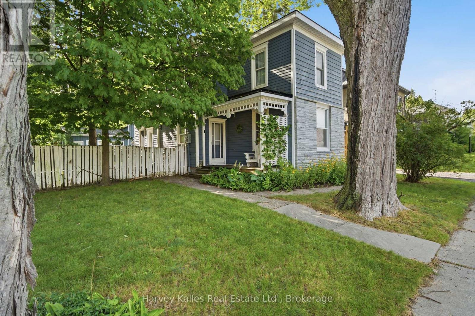 27 ONTARIO STREET, Prince Edward County, Ontario