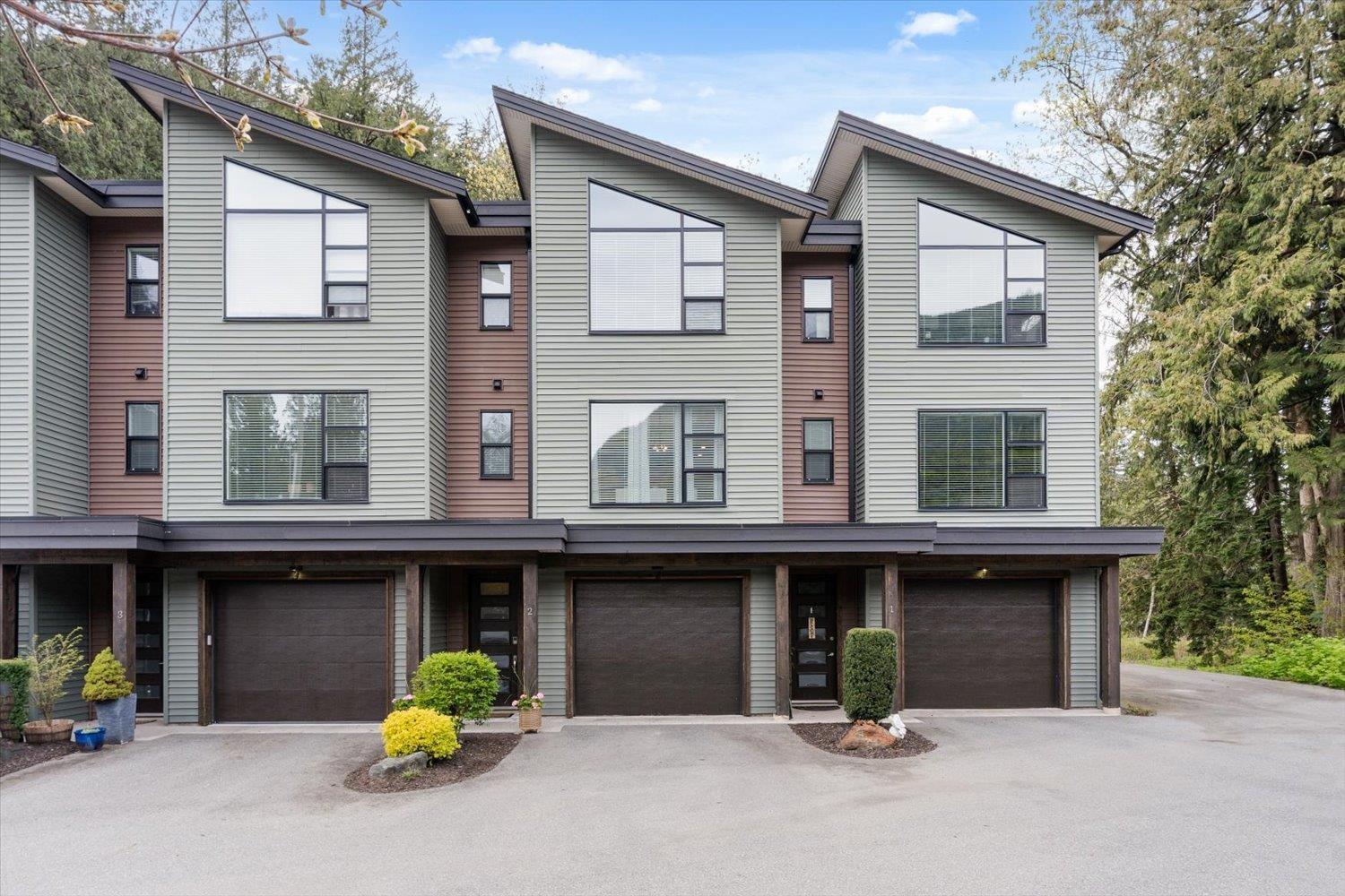 2 520 HOT SPRINGS ROAD|Harrison Hot Springs, Harrison Hot Springs, British Columbia