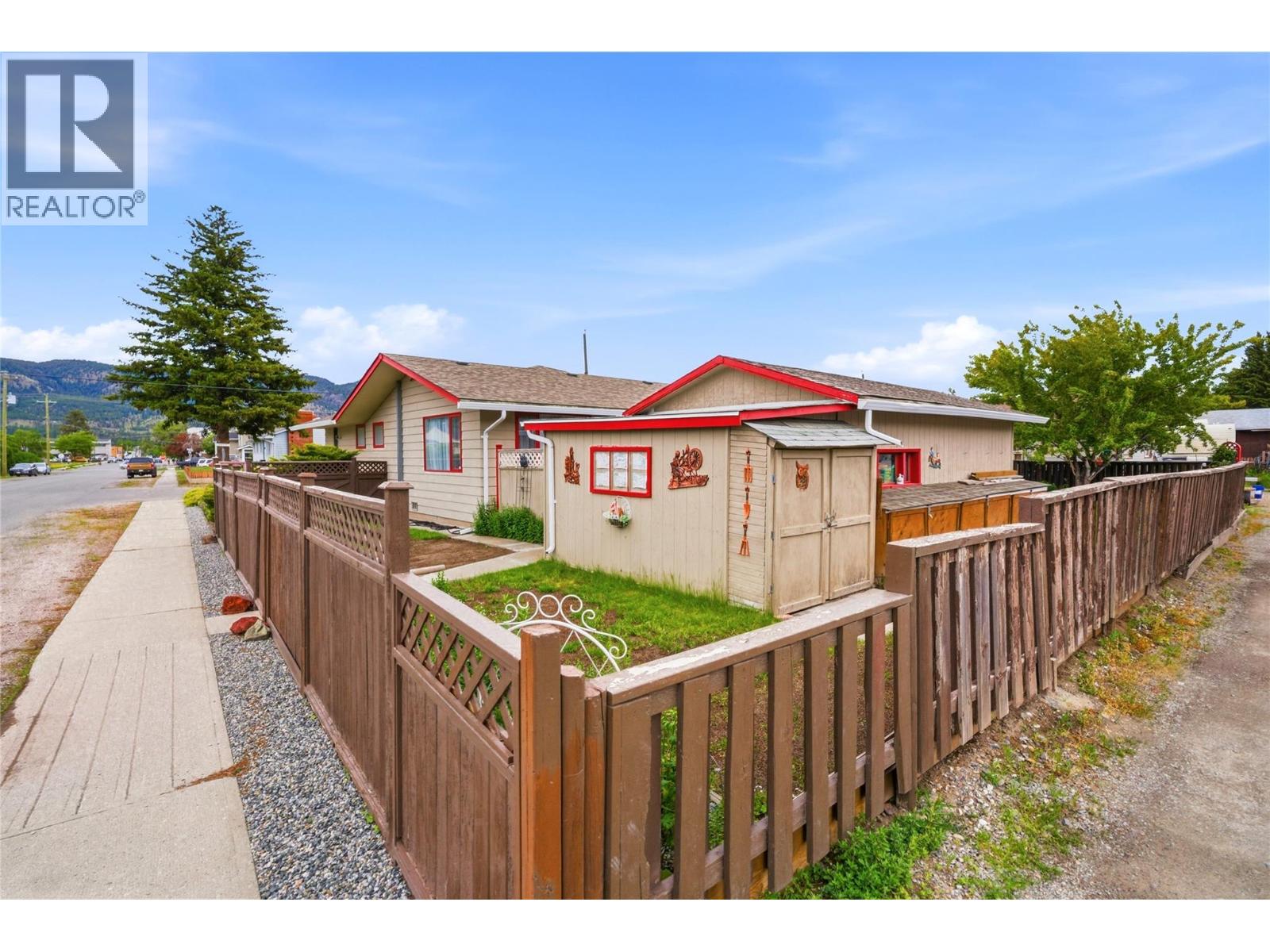 2102 Clapperton Avenue, Merritt, British Columbia  V1K 1B8 - Photo 62 - 10391280