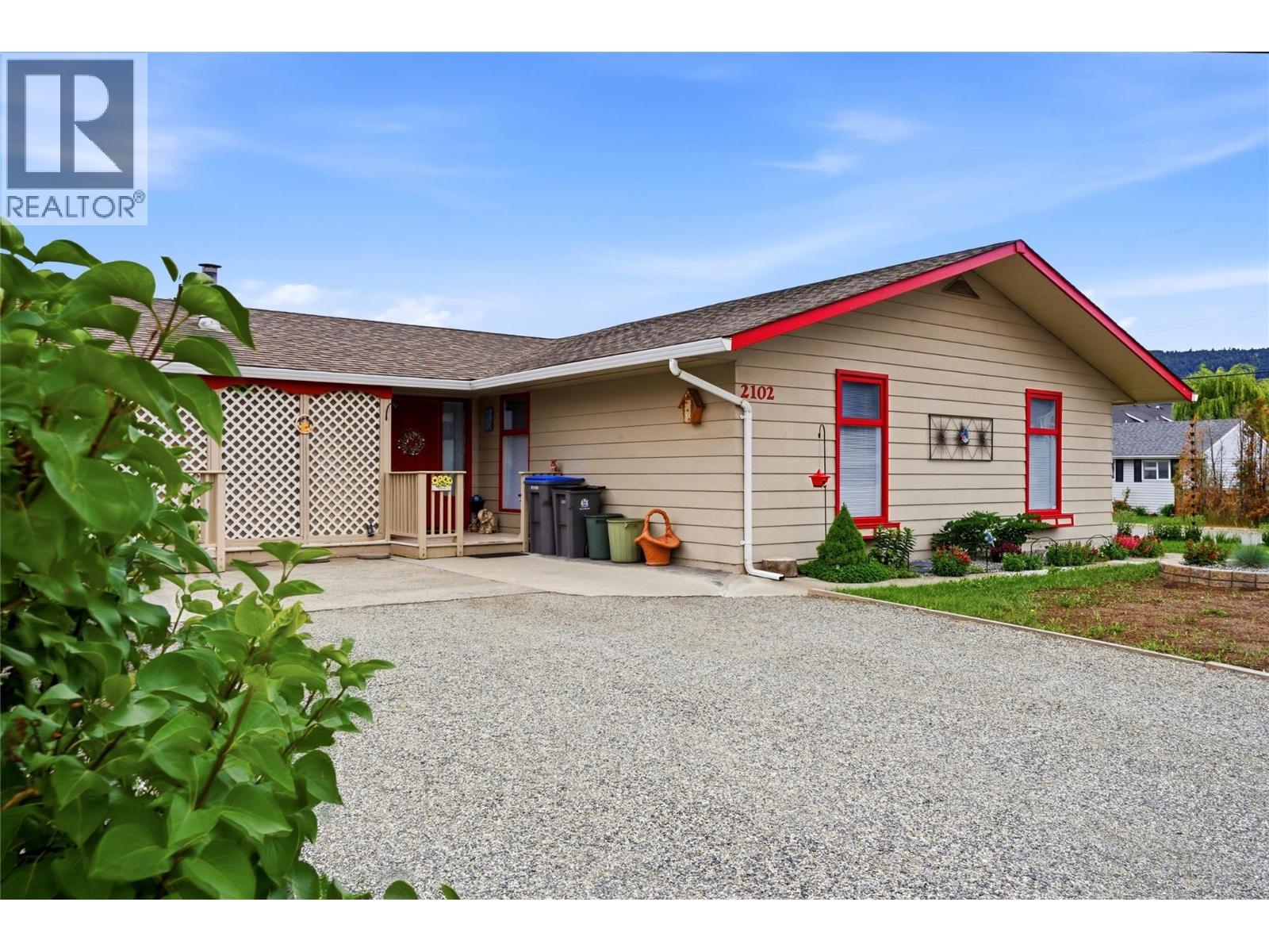 2102 CLAPPERTON Avenue, Merritt, British Columbia