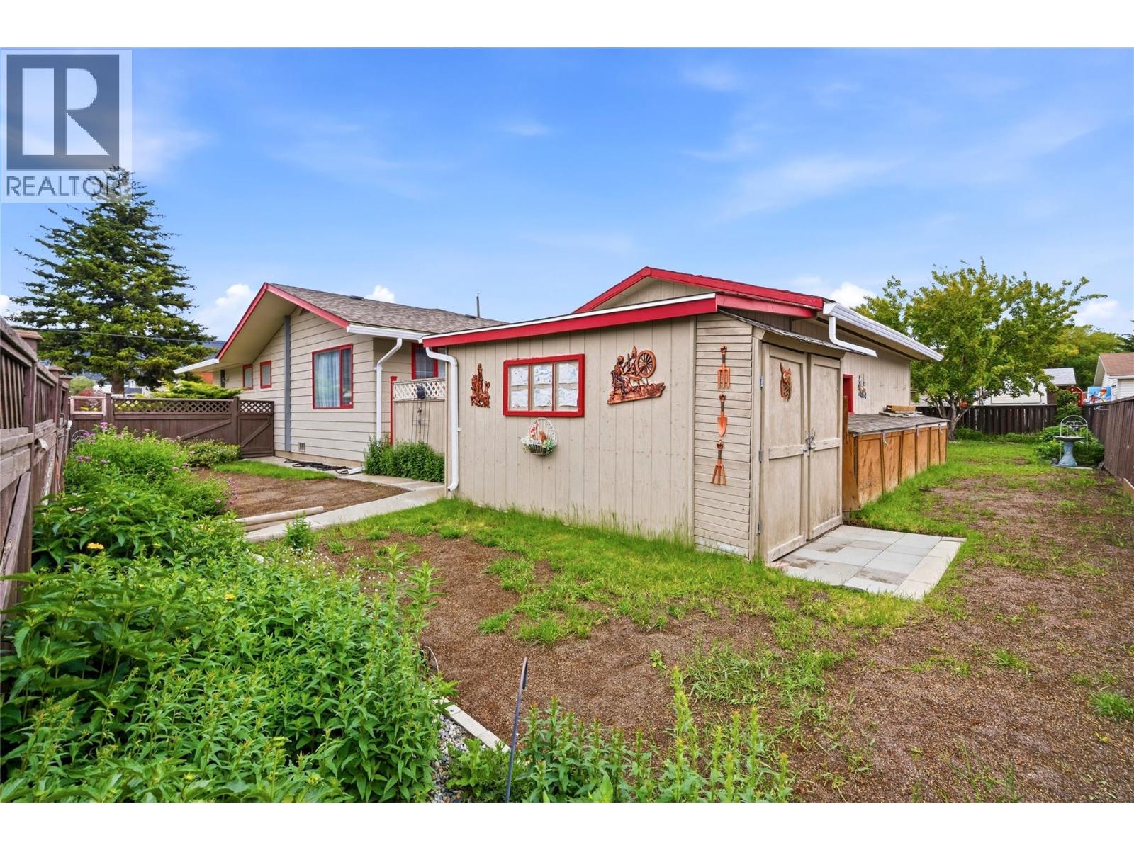 2102 Clapperton Avenue, Merritt, British Columbia  V1K 1B8 - Photo 9 - 10391280