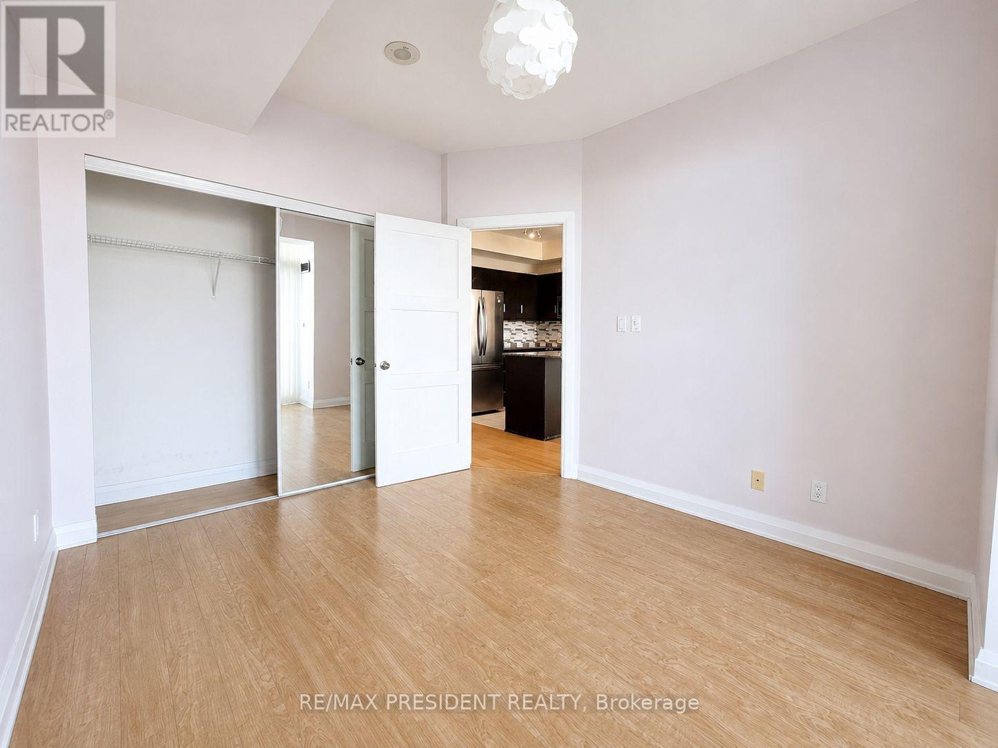 801 - 3504 Hurontario Street, Mississauga, Ontario  L5B 0B9 - Photo 8 - W12830086