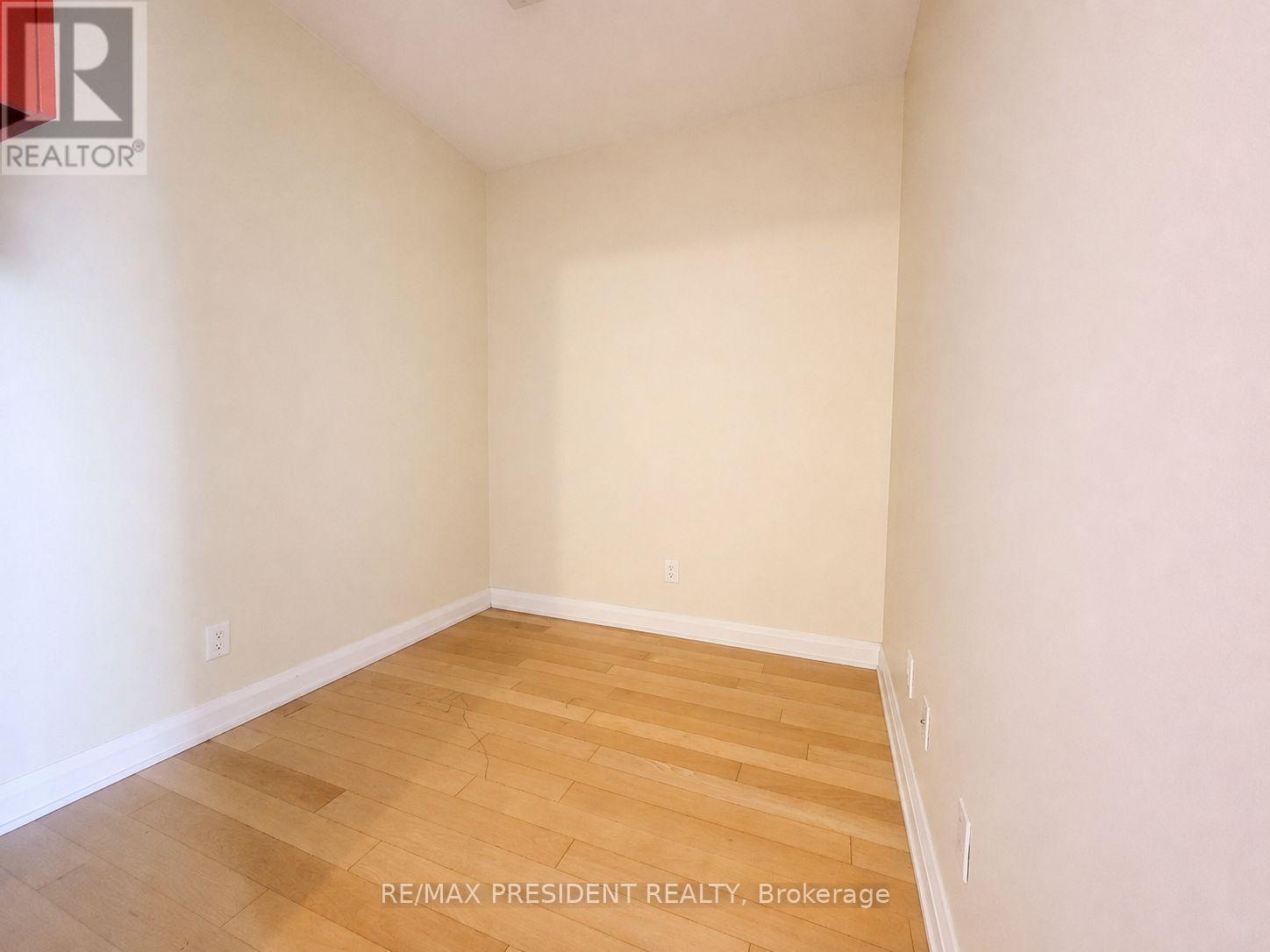 801 - 3504 Hurontario Street, Mississauga, Ontario  L5B 0B9 - Photo 9 - W12830086