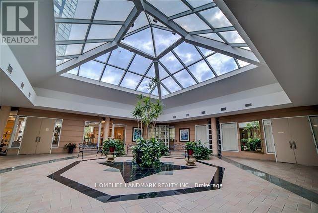 1003 - 5 Concorde Place, Toronto (Banbury-Don Mills), Ontario  M3C 3M8 - Photo 4 - C13619410