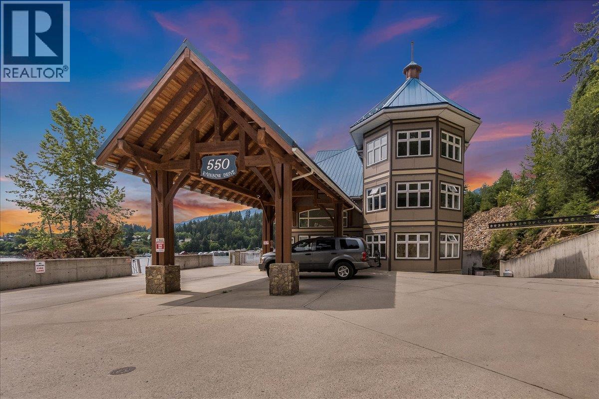 550 Rainbow Drive Unit# 204, Kaslo, British Columbia