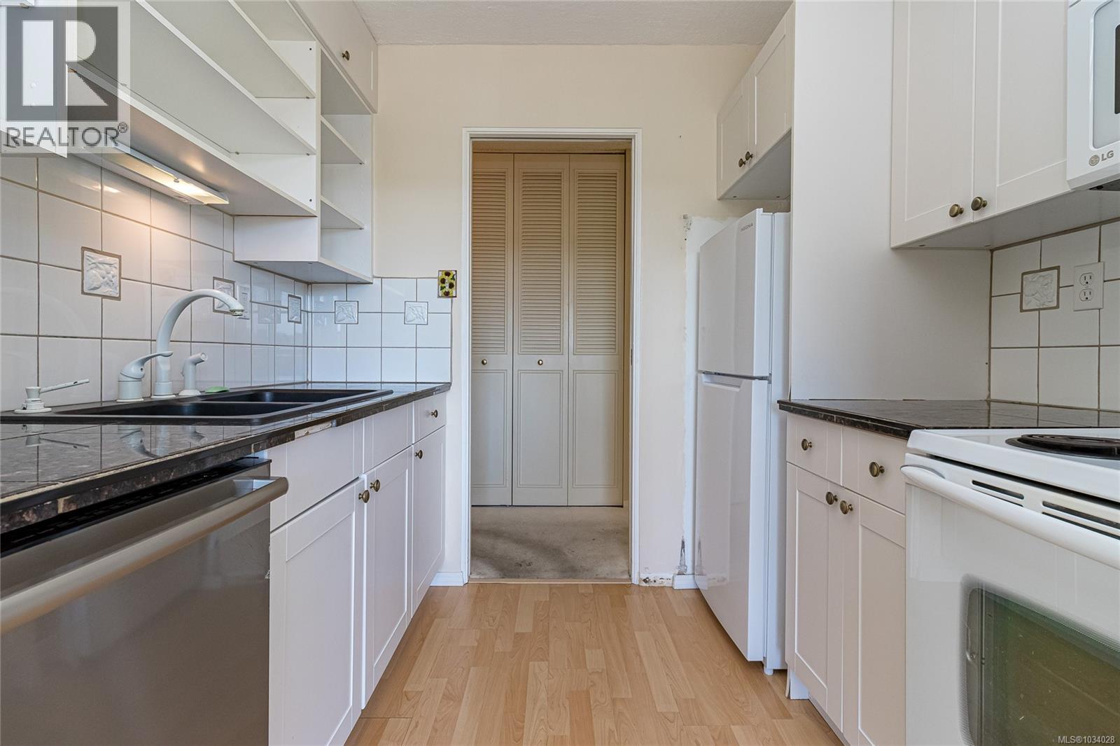507 1148 Goodwin St, Oak Bay, British Columbia  V8S 5H2 - Photo 10 - 1034028