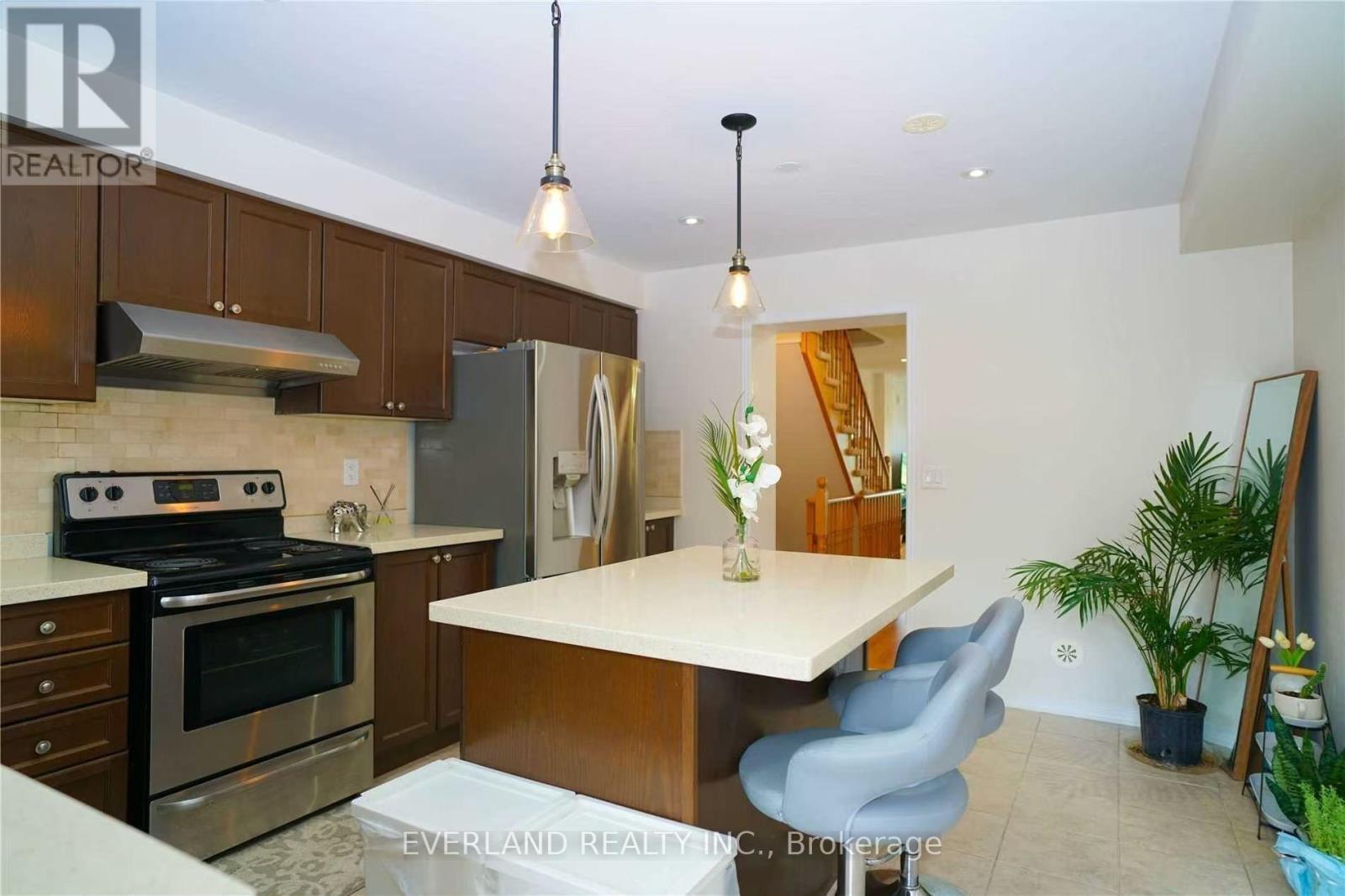 5267 Major Mackenzie Drive E, Markham (Berczy), Ontario  L6C 0N3 - Photo 9 - N13619394