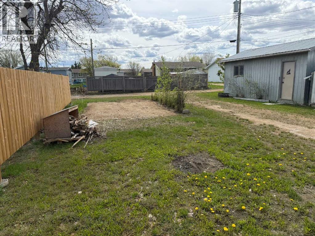 121 2 Avenue, Falher, Alberta  T0H 1M0 - Photo 32 - A2304049
