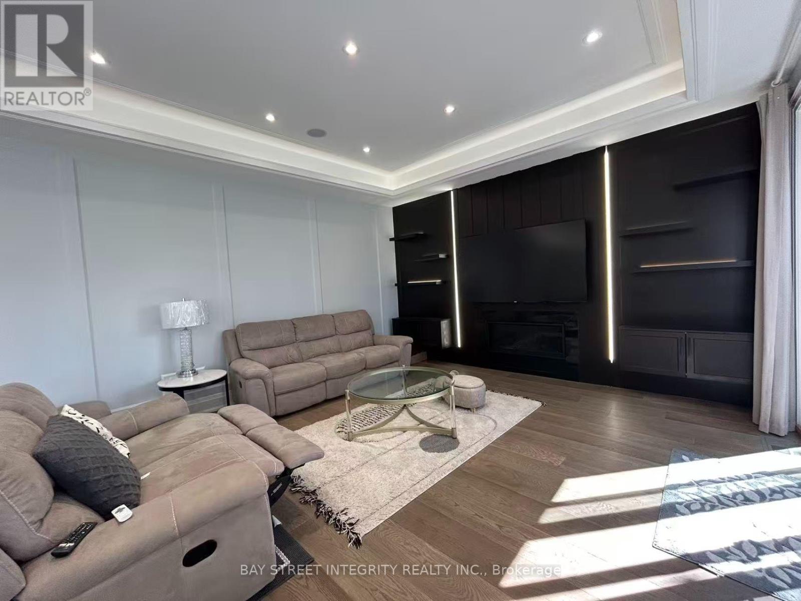 158 Elmwood Avenue, Richmond Hill (Harding), Ontario  L4C 1L1 - Photo 11 - N13619460