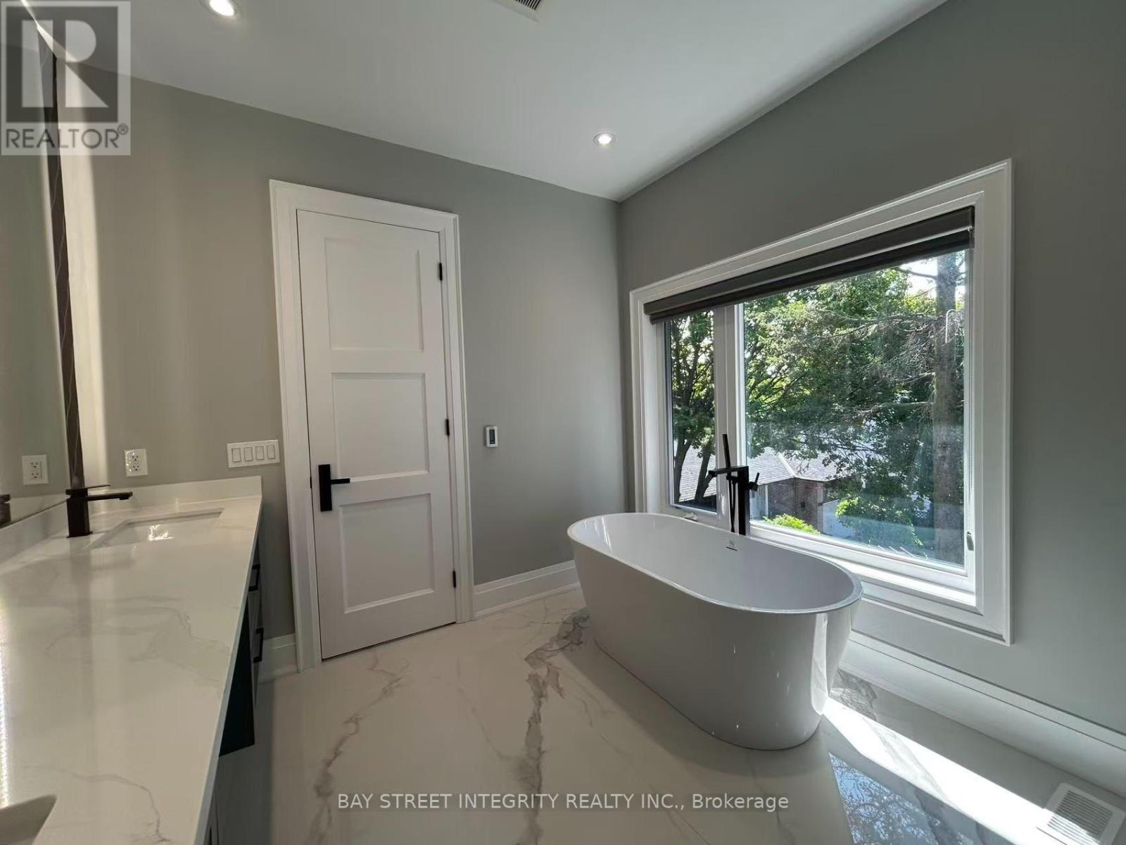 158 Elmwood Avenue, Richmond Hill (Harding), Ontario  L4C 1L1 - Photo 27 - N13619460