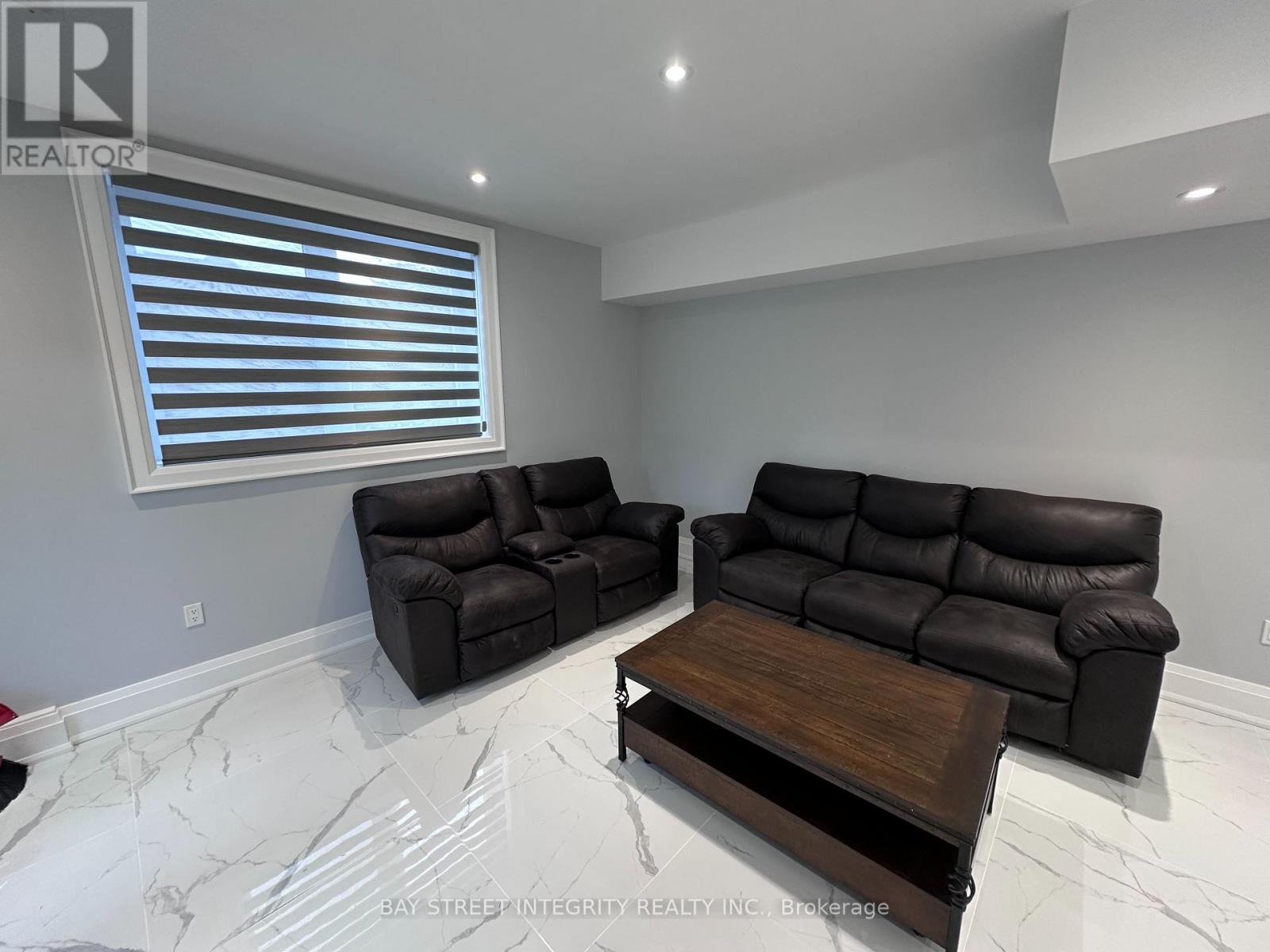 158 Elmwood Avenue, Richmond Hill (Harding), Ontario  L4C 1L1 - Photo 37 - N13619460