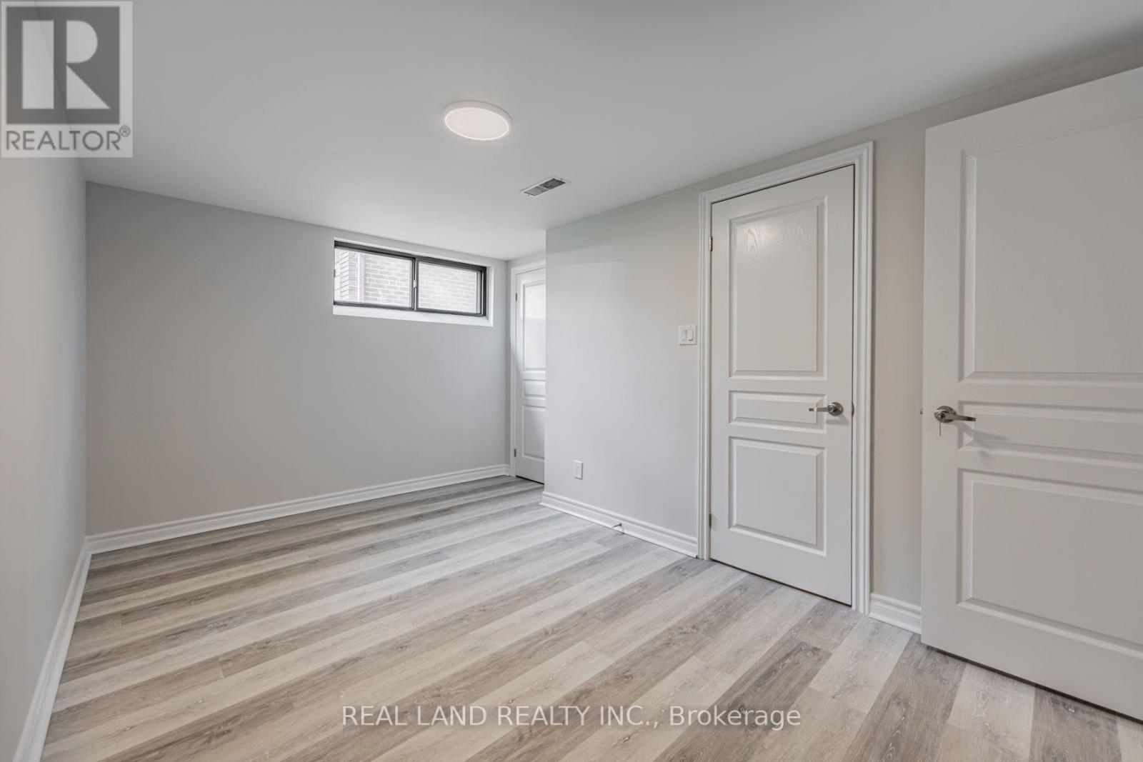 Lower - 274 Timothy Court, Mississauga, Ontario  L5G 2B4 - Photo 16 - W13559724