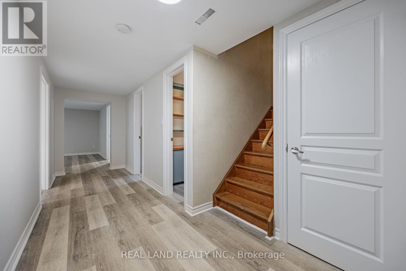 Lower - 274 Timothy Court, Mississauga, Ontario  L5G 2B4 - Photo 19 - W13559724