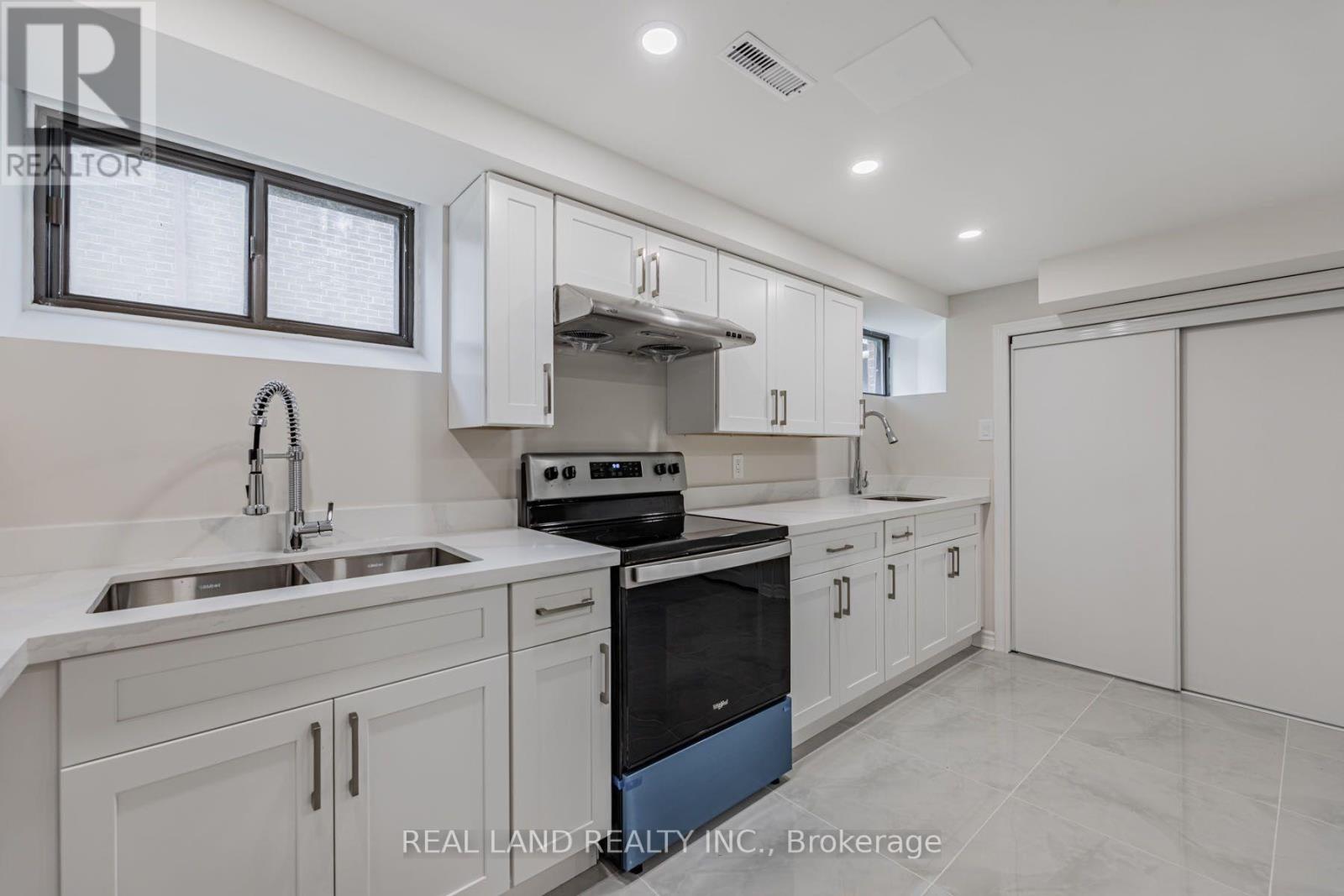 Lower - 274 Timothy Court, Mississauga, Ontario  L5G 2B4 - Photo 20 - W13559724