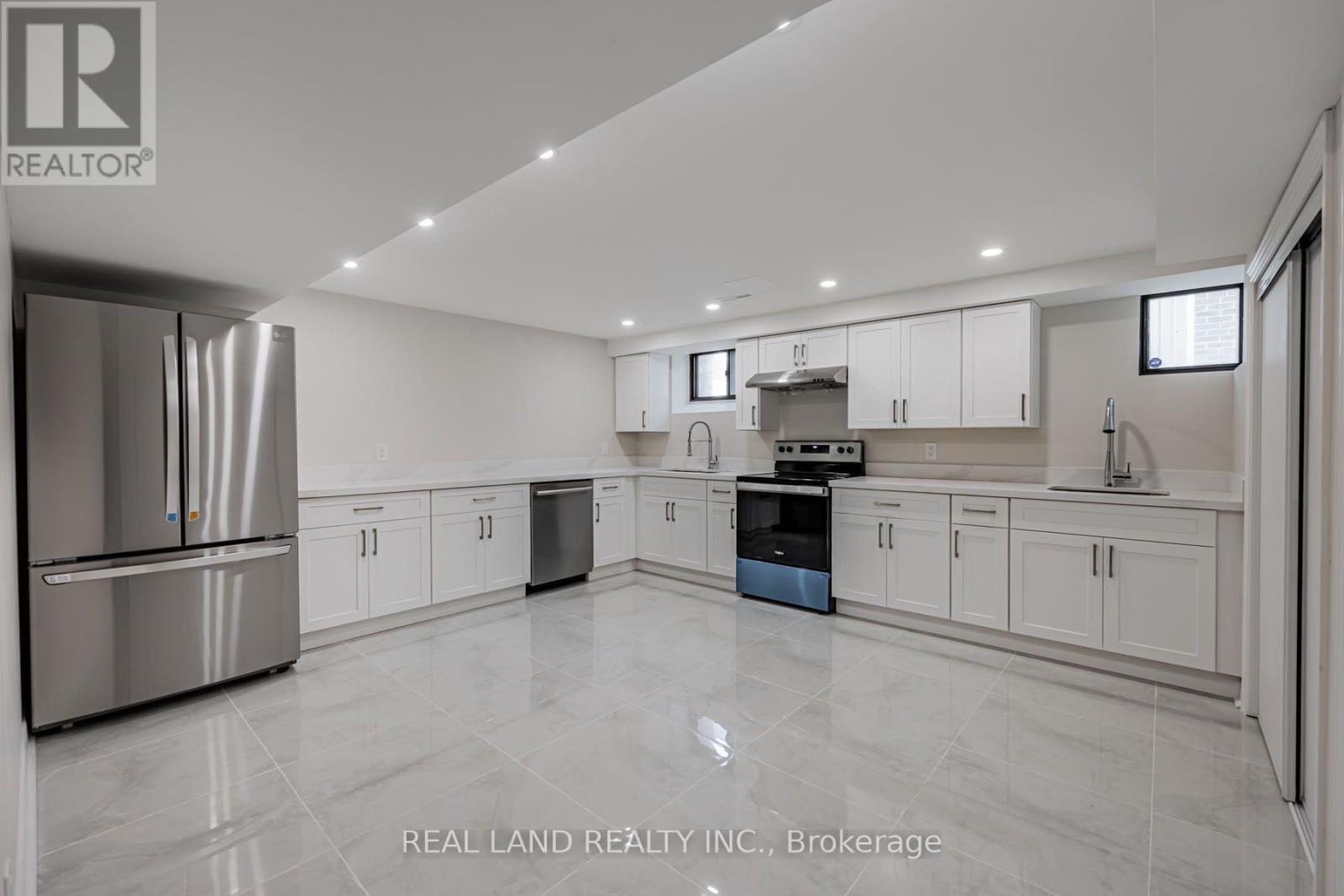 Lower - 274 Timothy Court, Mississauga, Ontario  L5G 2B4 - Photo 6 - W13559724