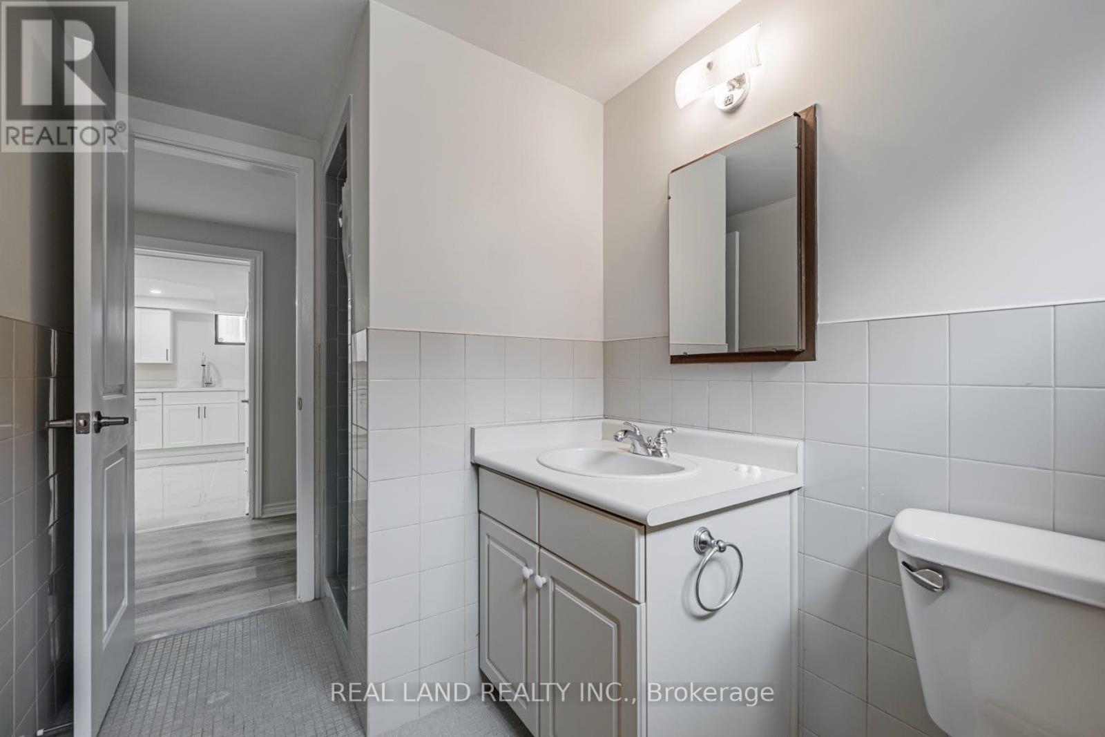 Lower - 274 Timothy Court, Mississauga, Ontario  L5G 2B4 - Photo 9 - W13559724