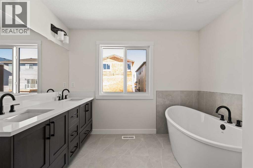 167 Lucas Gardens NW, Calgary, Alberta  T3P 2R9 - Photo 30 - A2326190