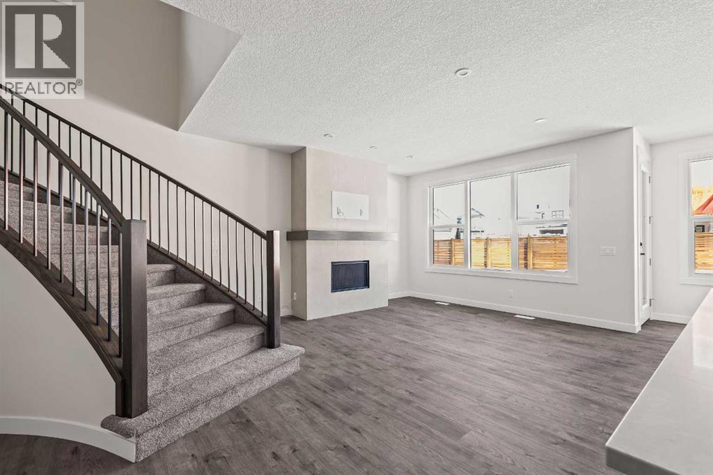 167 Lucas Gardens NW, Calgary, Alberta  T3P 2R9 - Photo 3 - A2326190