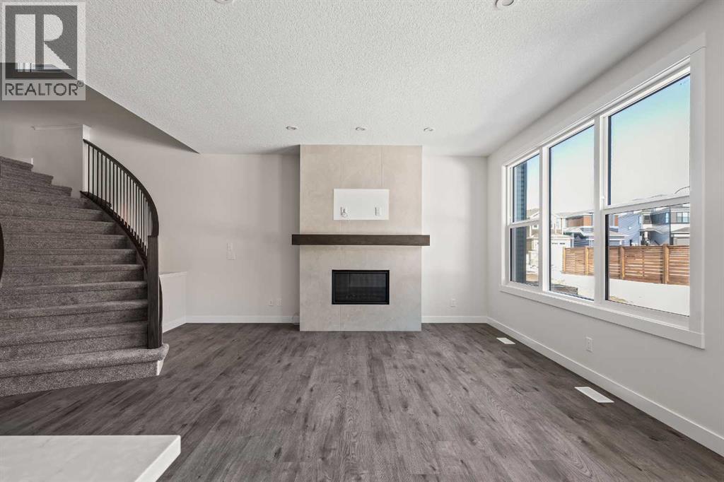 167 Lucas Gardens NW, Calgary, Alberta  T3P 2R9 - Photo 4 - A2326190