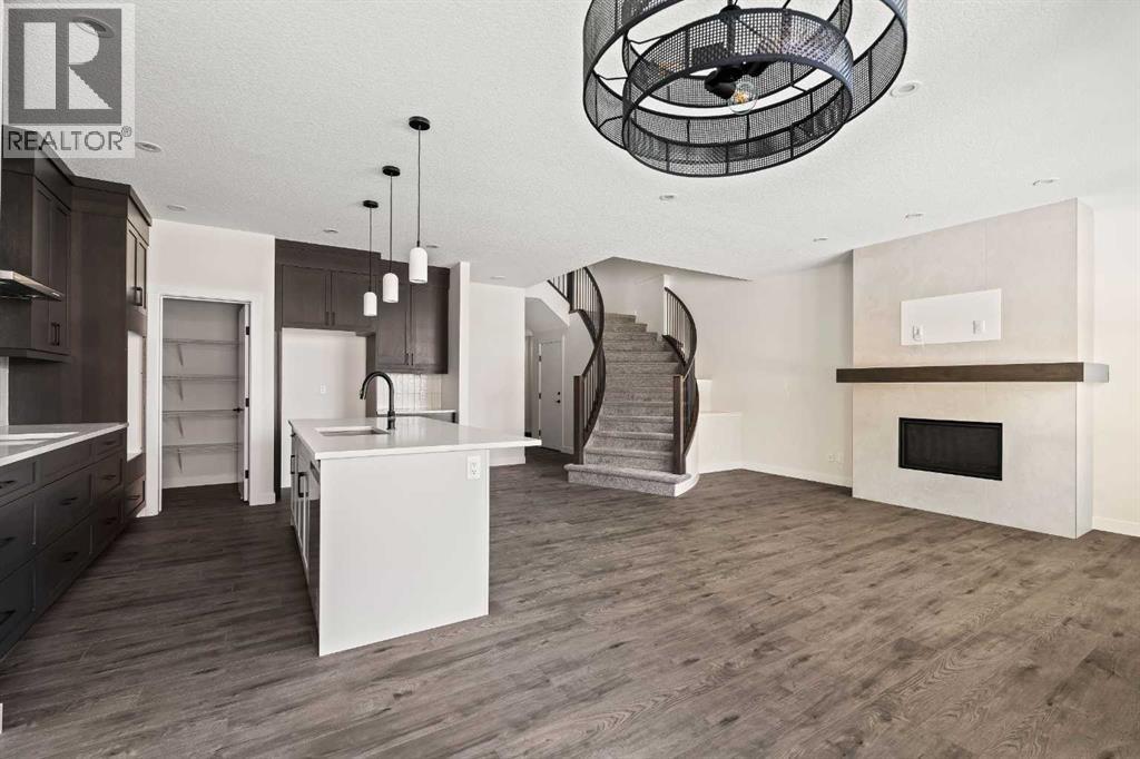 167 Lucas Gardens NW, Calgary, Alberta  T3P 2R9 - Photo 7 - A2326190