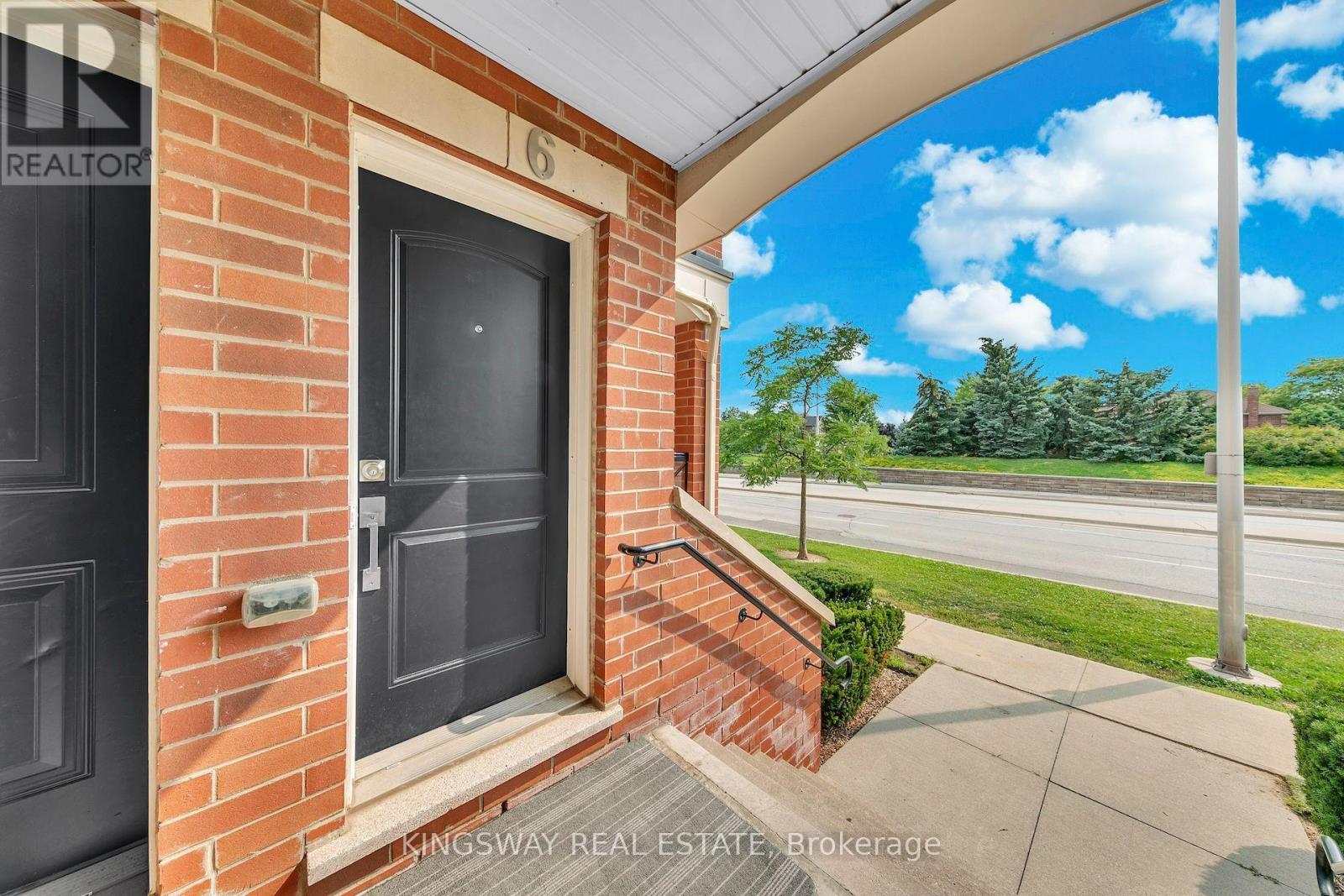 6 - 2557 Sixth Line W, Oakville, Ontario  L6H 0H7 - Photo 2 - W13619468