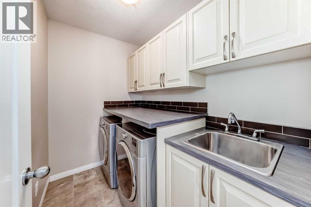 71 Hillcrest Street SW, Airdrie, Alberta  T4B 0Y7 - Photo 31 - A2324875