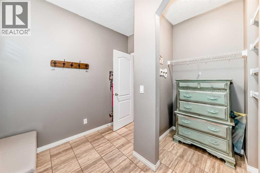 71 Hillcrest Street SW, Airdrie, Alberta  T4B 0Y7 - Photo 18 - A2324875