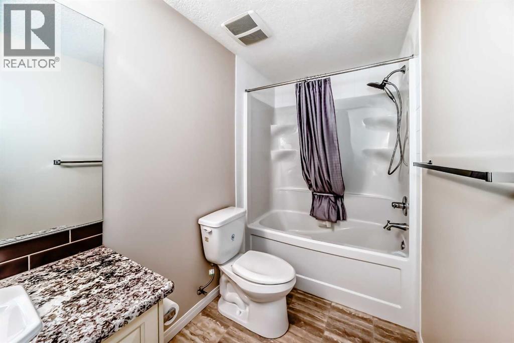 71 Hillcrest Street SW, Airdrie, Alberta  T4B 0Y7 - Photo 39 - A2324875