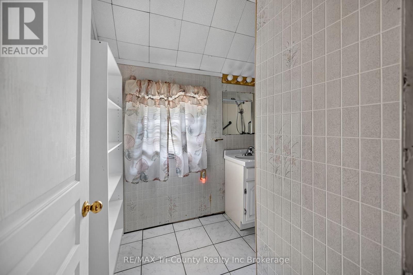 53 Brock Street W, Tillsonburg, Ontario N4G 2A4 - Photo 39 - X13599362