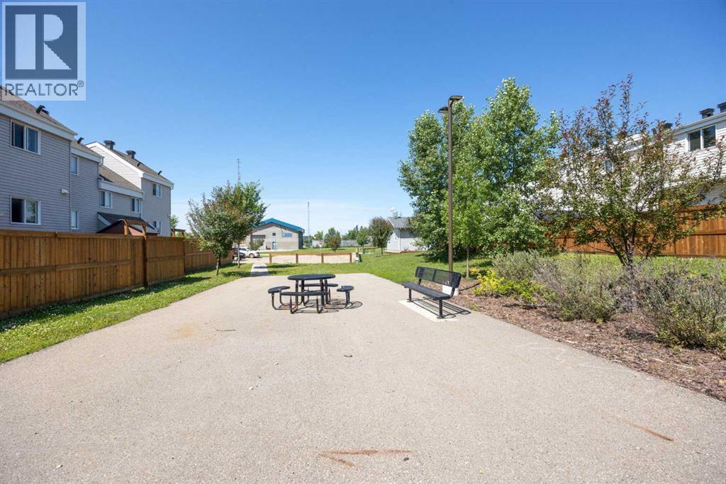 39, 711 Beacon Hill Drive, Fort Mcmurray, Alberta  T9H 3R5 - Photo 2 - A2330004
