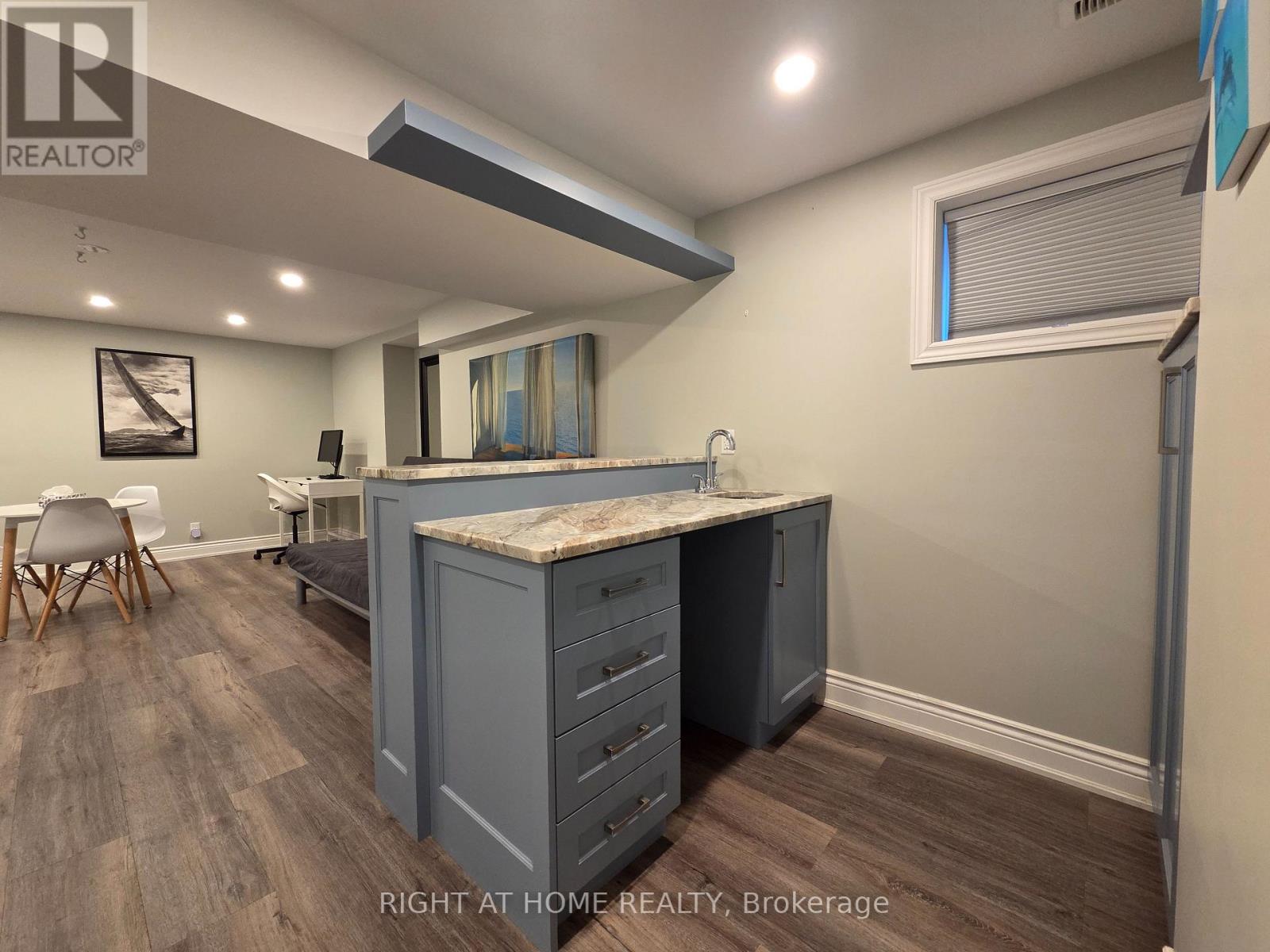 Lower - 1570 Lewes Way, Mississauga, Ontario  L4W 3S5 - Photo 10 - W13569652