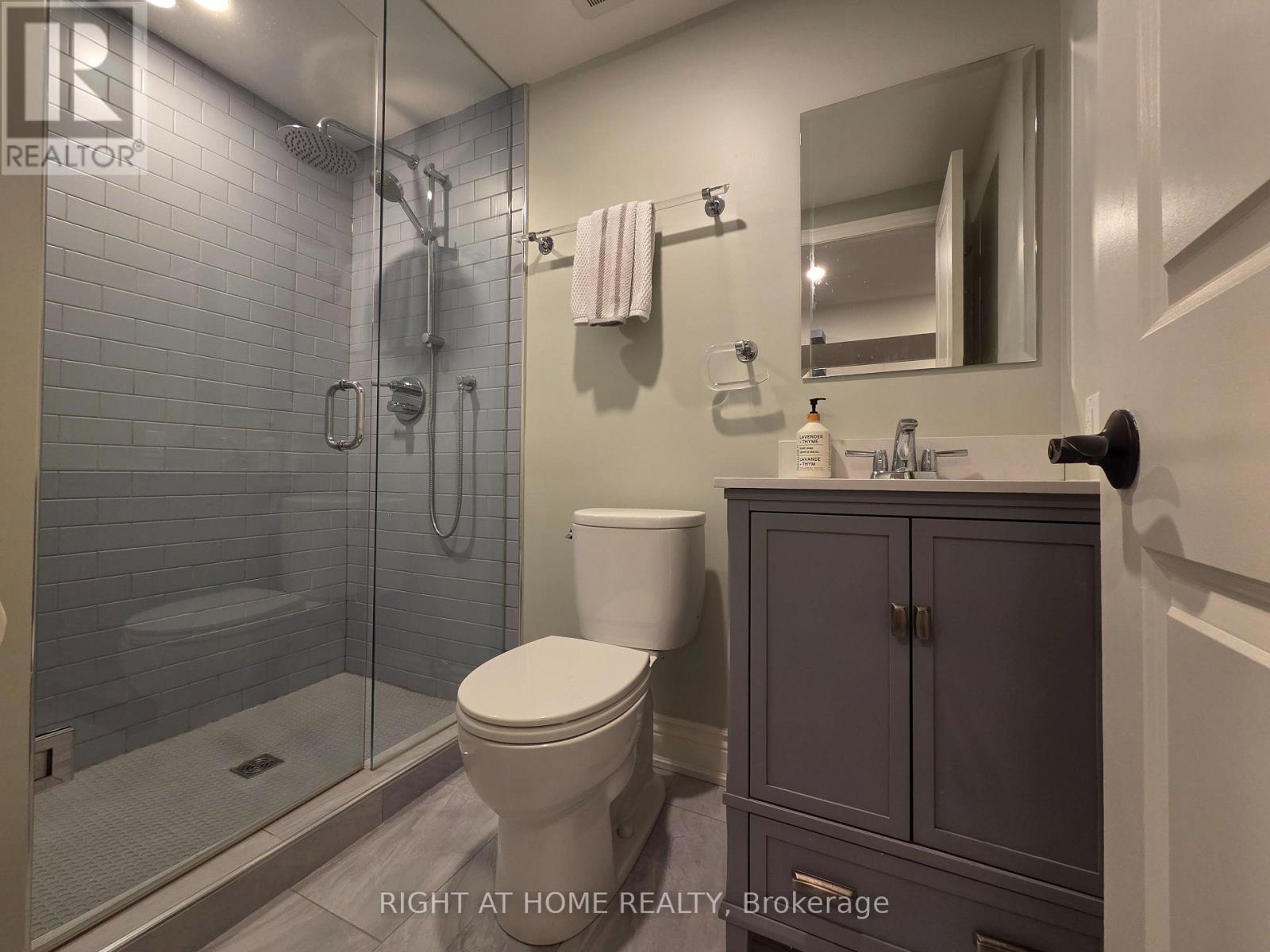 Lower - 1570 Lewes Way, Mississauga, Ontario  L4W 3S5 - Photo 11 - W13569652