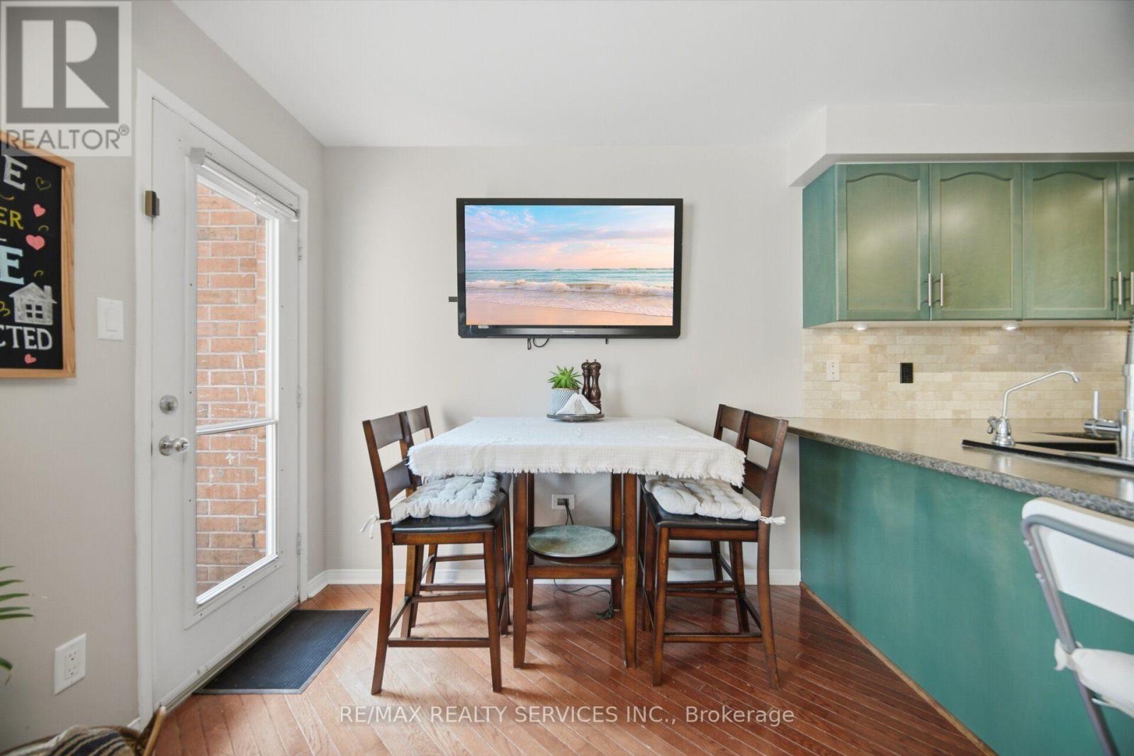 6 Harding Street, Halton Hills, Ontario  L7G 6B1 - Photo 14 - W13619520