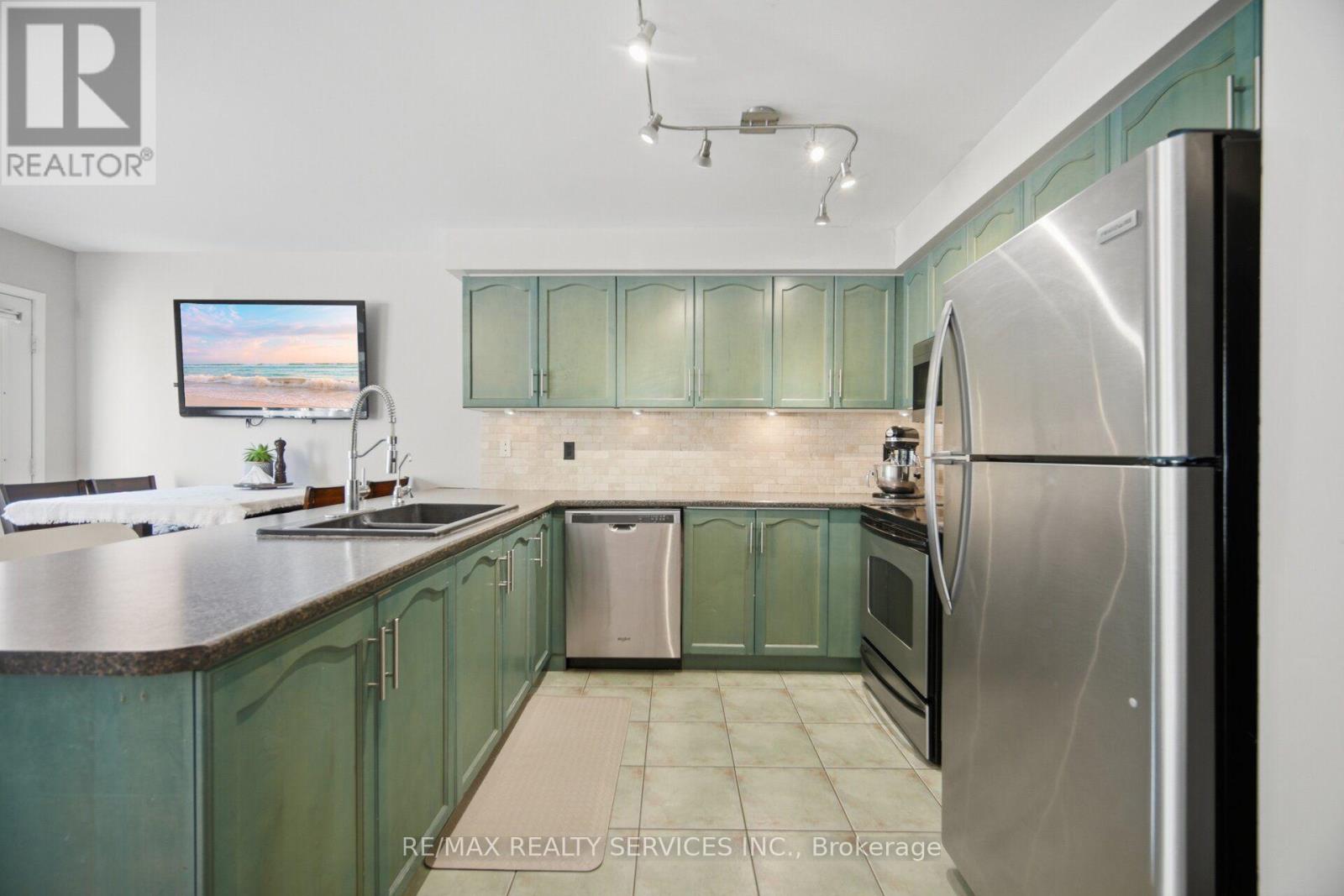 6 Harding Street, Halton Hills, Ontario  L7G 6B1 - Photo 16 - W13619520