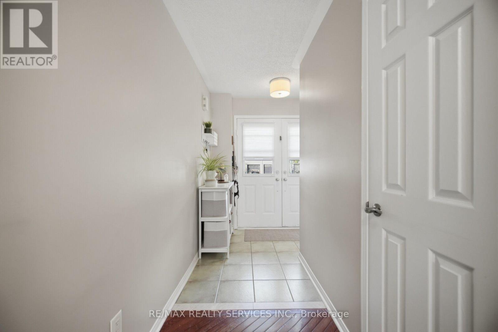 6 Harding Street, Halton Hills, Ontario  L7G 6B1 - Photo 9 - W13619520