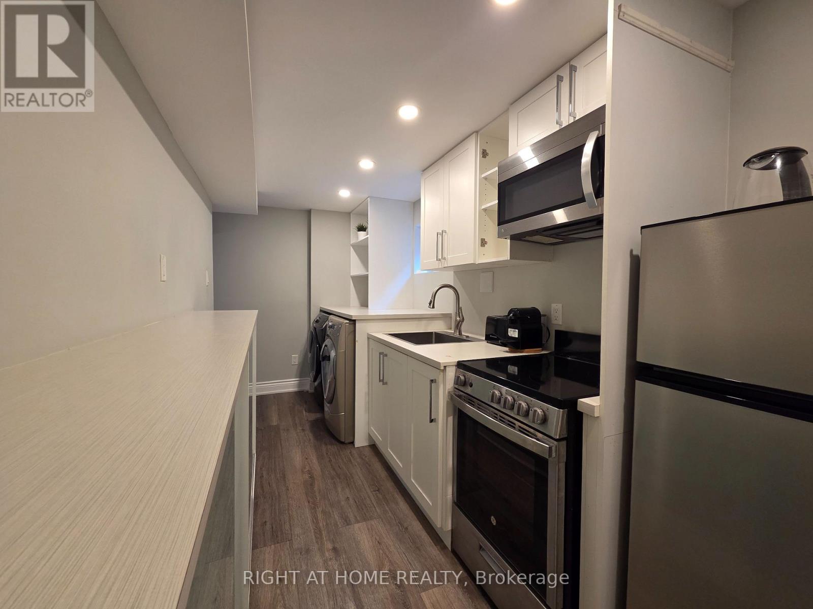 Lower - 1570 Lewes Way, Mississauga, Ontario  L4W 3S5 - Photo 15 - W13569652