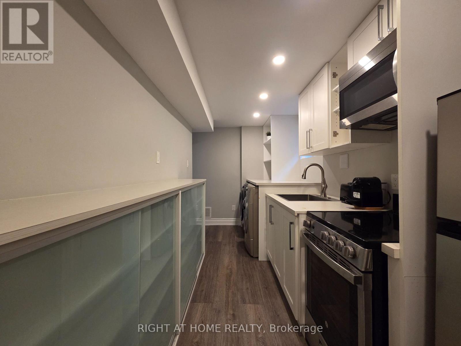 Lower - 1570 Lewes Way, Mississauga, Ontario  L4W 3S5 - Photo 14 - W13569652