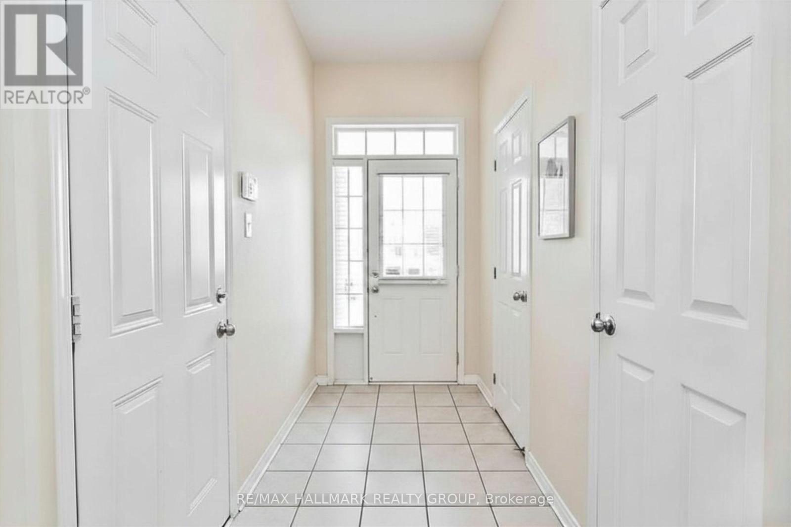 565 Pepperville Crescent, Ottawa, Ontario  K2M 0E6 - Photo 3 - X13619510