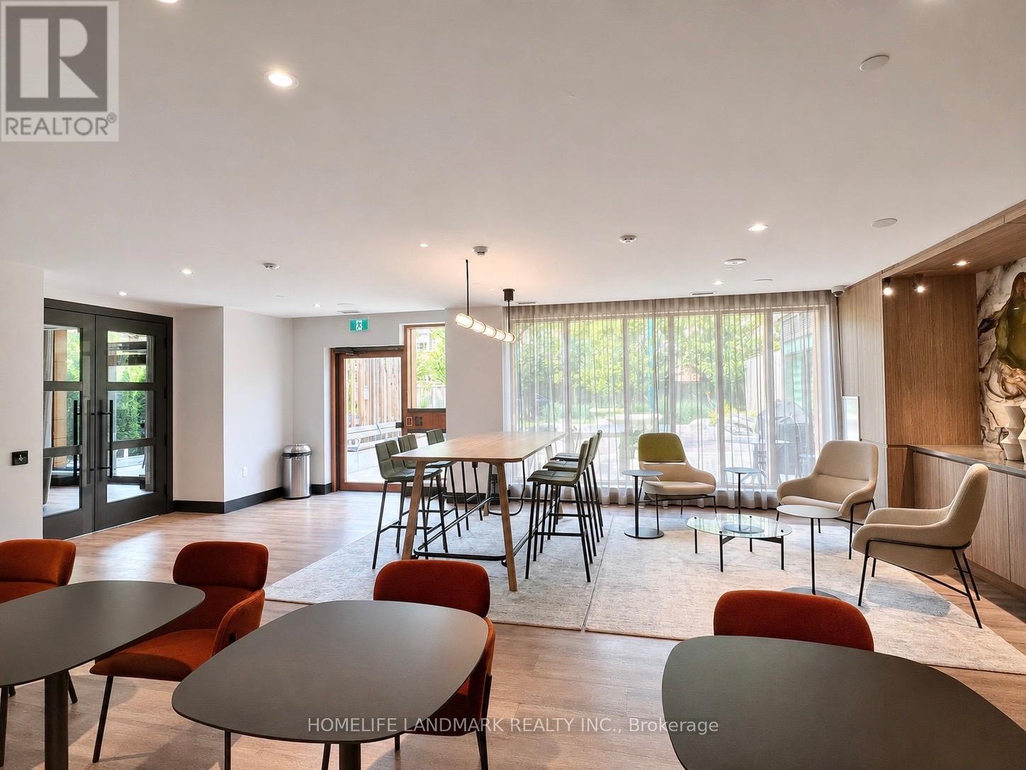 605 - 8 Beverley Glen Boulevard, Vaughan (Beverley Glen), Ontario  L4J 0L5 - Photo 4 - N13619602